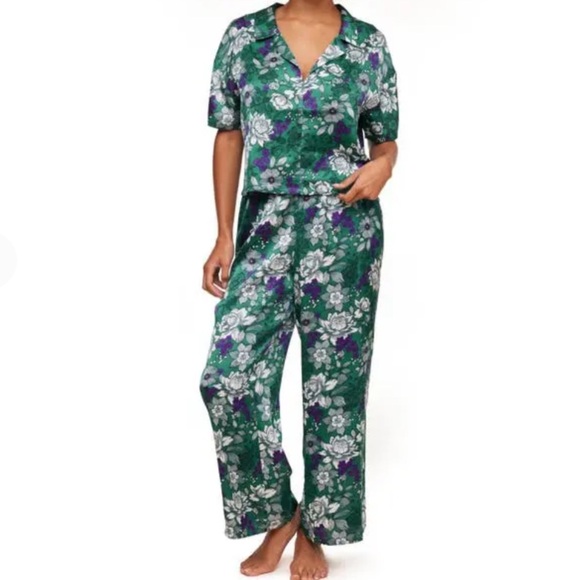 Adore Me Other - < Adore Me Verica Floral Green Satin Pajama Set >
